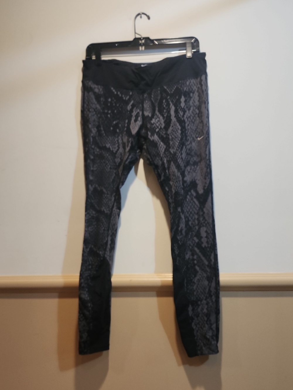 Nike Black & Gray Snake Print Leggings